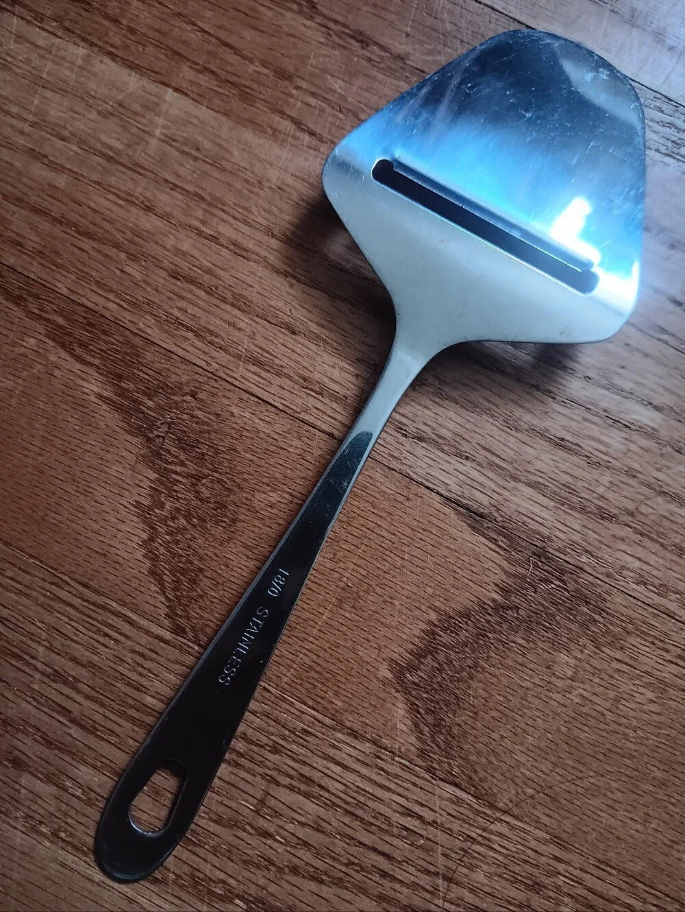 18/0 Stainless Steel Minimalist Cheese Slicer & Server